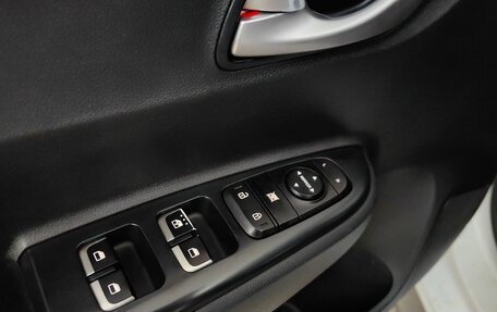 KIA Rio IV, 2019 год, 1 040 000 рублей, 23 фотография