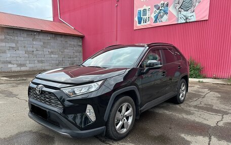 Toyota RAV4, 2021 год, 3 650 000 рублей, 1 фотография