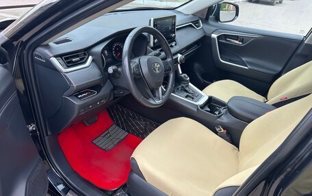 Toyota RAV4, 2021 год, 3 650 000 рублей, 6 фотография