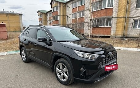 Toyota RAV4, 2021 год, 3 650 000 рублей, 11 фотография