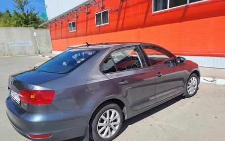 Volkswagen Jetta VI, 2012 год, 900 000 рублей, 2 фотография