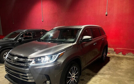 Toyota Highlander III, 2019 год, 4 100 000 рублей, 2 фотография