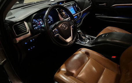 Toyota Highlander III, 2019 год, 4 100 000 рублей, 6 фотография