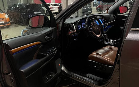 Toyota Highlander III, 2019 год, 4 100 000 рублей, 7 фотография