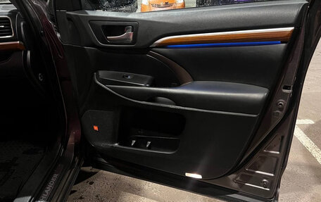 Toyota Highlander III, 2019 год, 4 100 000 рублей, 15 фотография