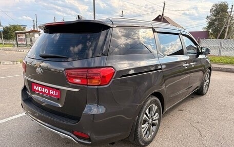 KIA Carnival III, 2019 год, 2 690 000 рублей, 6 фотография