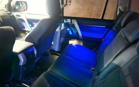 Toyota Land Cruiser Prado 150 рестайлинг 2, 2010 год, 2 500 000 рублей, 8 фотография