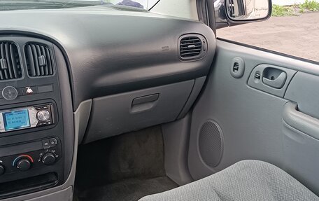 Chrysler Voyager IV, 2002 год, 797 000 рублей, 27 фотография