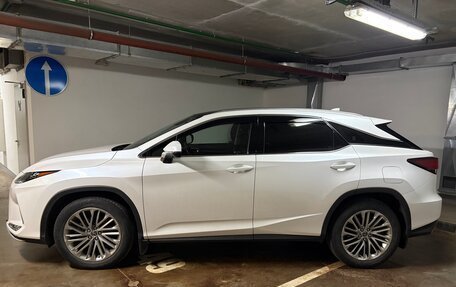 Lexus RX IV рестайлинг, 2020 год, 6 300 000 рублей, 4 фотография