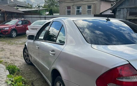 Mercedes-Benz E-Класс, 2005 год, 550 000 рублей, 4 фотография