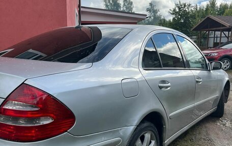 Mercedes-Benz E-Класс, 2005 год, 550 000 рублей, 5 фотография
