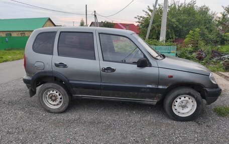 Chevrolet Niva I рестайлинг, 2004 год, 250 000 рублей, 2 фотография