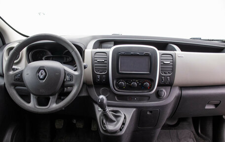 Renault Trafic, 2017 год, 2 087 000 рублей, 11 фотография