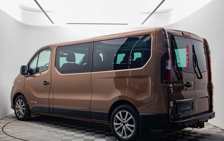 Renault Trafic, 2017 год, 2 087 000 рублей, 2 фотография
