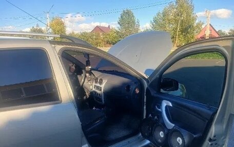 Renault Sandero I, 2013 год, 750 000 рублей, 2 фотография