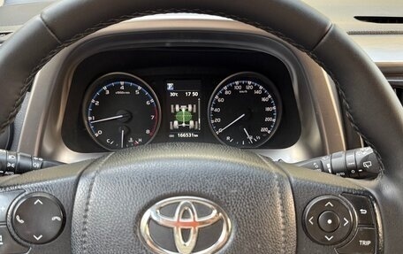 Toyota RAV4, 2017 год, 2 275 000 рублей, 3 фотография