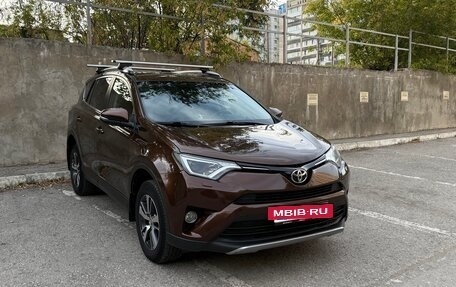 Toyota RAV4, 2017 год, 2 275 000 рублей, 8 фотография