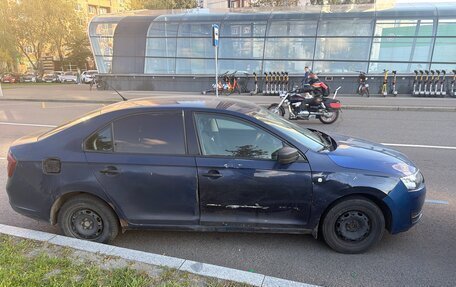 Skoda Rapid I, 2015 год, 300 000 рублей, 2 фотография