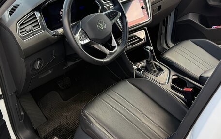 Volkswagen Tiguan II, 2022 год, 3 030 000 рублей, 7 фотография