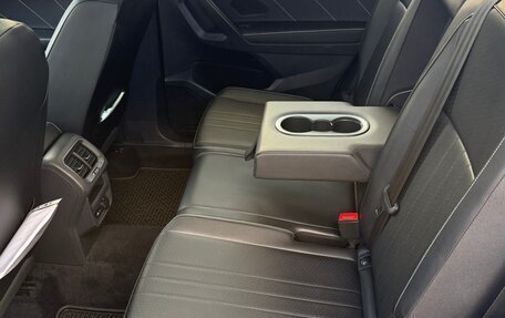 Volkswagen Tiguan II, 2022 год, 3 030 000 рублей, 13 фотография