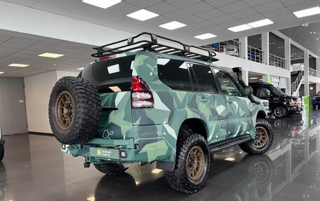 Toyota Land Cruiser Prado 120 рестайлинг, 2006 год, 2 695 000 рублей, 2 фотография
