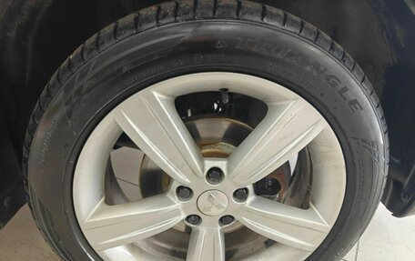 Mitsubishi Outlander III рестайлинг 3, 2014 год, 1 399 000 рублей, 9 фотография