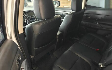 Mitsubishi Outlander III рестайлинг 3, 2014 год, 1 399 000 рублей, 14 фотография