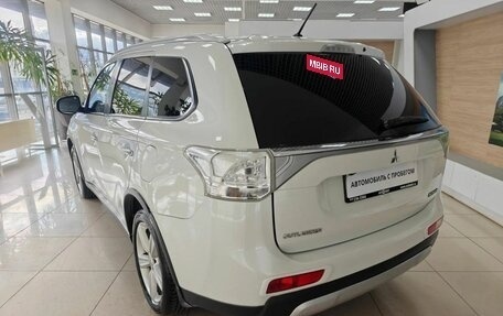 Mitsubishi Outlander III рестайлинг 3, 2014 год, 1 399 000 рублей, 7 фотография