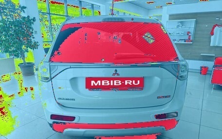 Mitsubishi Outlander III рестайлинг 3, 2014 год, 1 399 000 рублей, 6 фотография