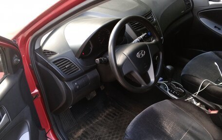 Hyundai Solaris II рестайлинг, 2011 год, 640 000 рублей, 6 фотография