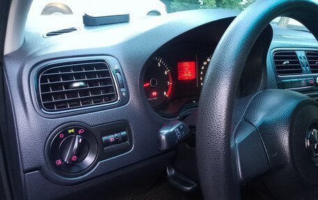 Volkswagen Polo VI (EU Market), 2013 год, 575 000 рублей, 28 фотография