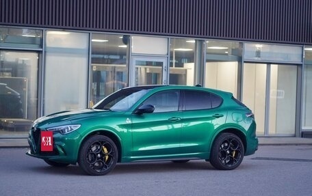 Alfa Romeo Stelvio, 2022 год, 6 400 000 рублей, 2 фотография