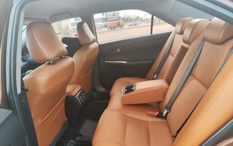 Toyota Camry, 2017 год, 2 350 000 рублей, 9 фотография