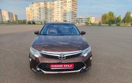 Toyota Camry, 2017 год, 2 350 000 рублей, 2 фотография