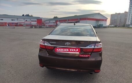 Toyota Camry, 2017 год, 2 350 000 рублей, 3 фотография