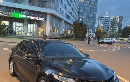 Toyota Camry, 2018 год, 2 300 000 рублей, 1 фотография