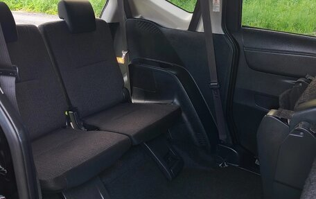 Toyota Sienta II, 2018 год, 1 285 000 рублей, 2 фотография
