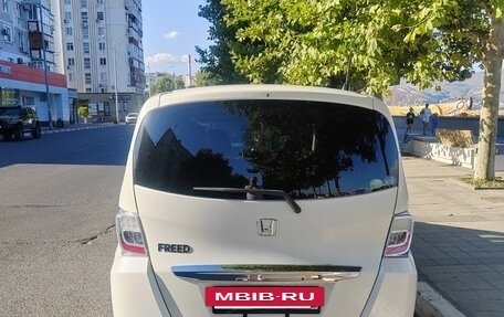 Honda Freed I, 2012 год, 970 000 рублей, 5 фотография