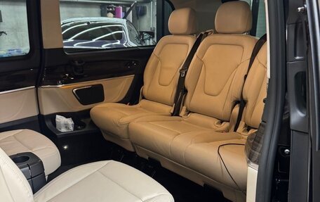 Mercedes-Benz V-Класс, 2017 год, 6 500 000 рублей, 7 фотография