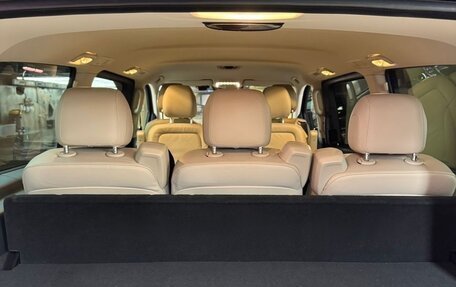 Mercedes-Benz V-Класс, 2017 год, 6 500 000 рублей, 10 фотография