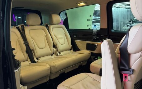 Mercedes-Benz V-Класс, 2017 год, 6 500 000 рублей, 21 фотография