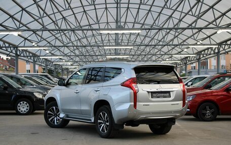Mitsubishi Pajero Sport III рестайлинг, 2017 год, 3 250 000 рублей, 3 фотография