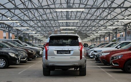 Mitsubishi Pajero Sport III рестайлинг, 2017 год, 3 250 000 рублей, 4 фотография