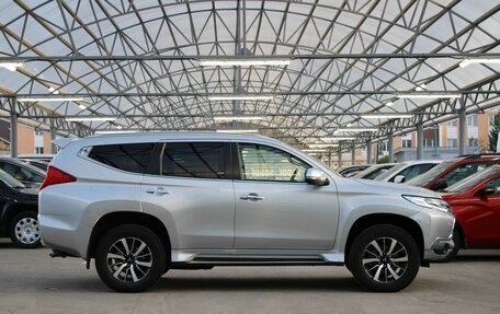 Mitsubishi Pajero Sport III рестайлинг, 2017 год, 3 250 000 рублей, 6 фотография