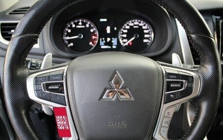 Mitsubishi Pajero Sport III рестайлинг, 2017 год, 3 250 000 рублей, 13 фотография