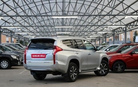 Mitsubishi Pajero Sport III рестайлинг, 2017 год, 3 250 000 рублей, 5 фотография