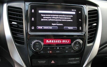 Mitsubishi Pajero Sport III рестайлинг, 2017 год, 3 250 000 рублей, 14 фотография