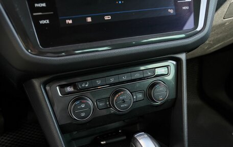 Volkswagen Tiguan II, 2017 год, 2 170 000 рублей, 12 фотография