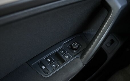 Volkswagen Tiguan II, 2017 год, 2 170 000 рублей, 13 фотография