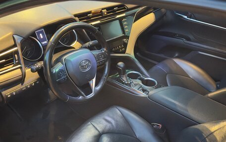 Toyota Camry, 2018 год, 2 300 000 рублей, 8 фотография
